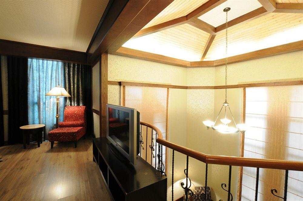 Liti Motel Тайчжун Экстерьер фото
