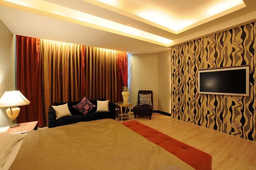 Liti Motel Тайчжун Экстерьер фото
