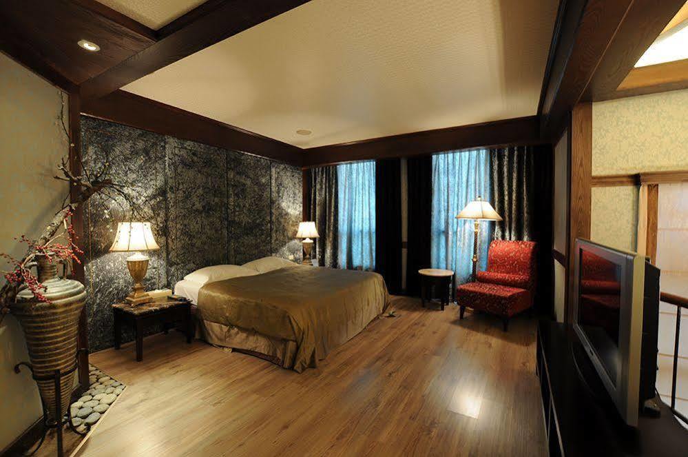 Liti Motel Тайчжун Экстерьер фото